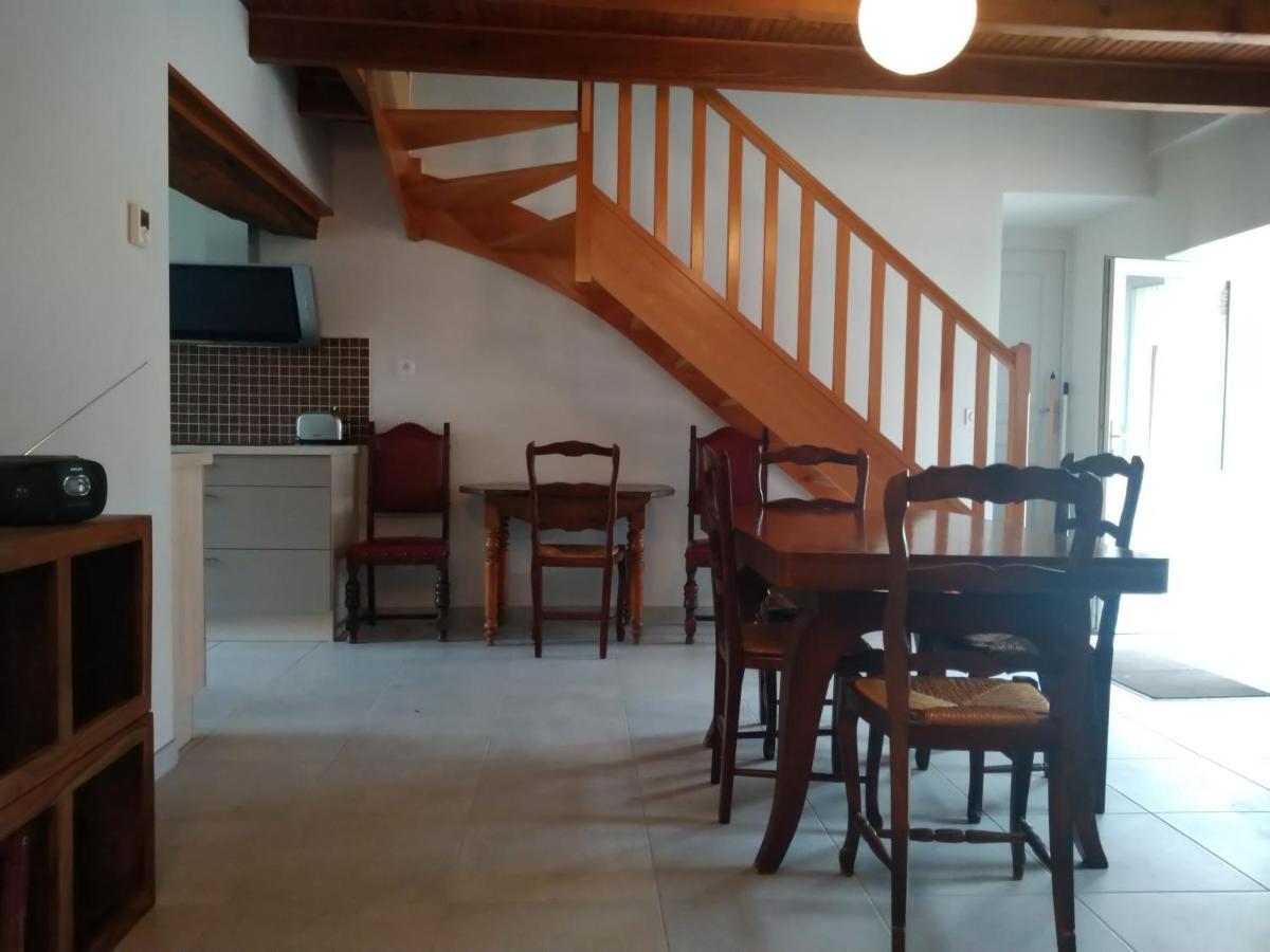 Gîte de La Basse Roche Souge  Extérieur photo